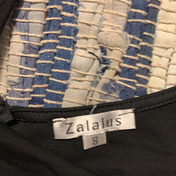 Formal dress - Picture 2 of 2